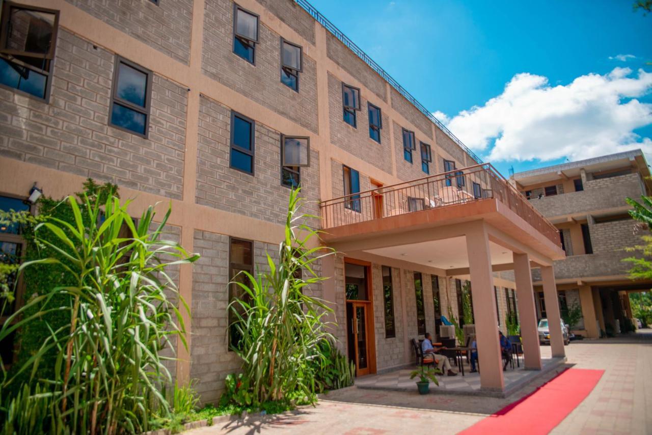 Lush Garden Hotel Arusha Esterno foto