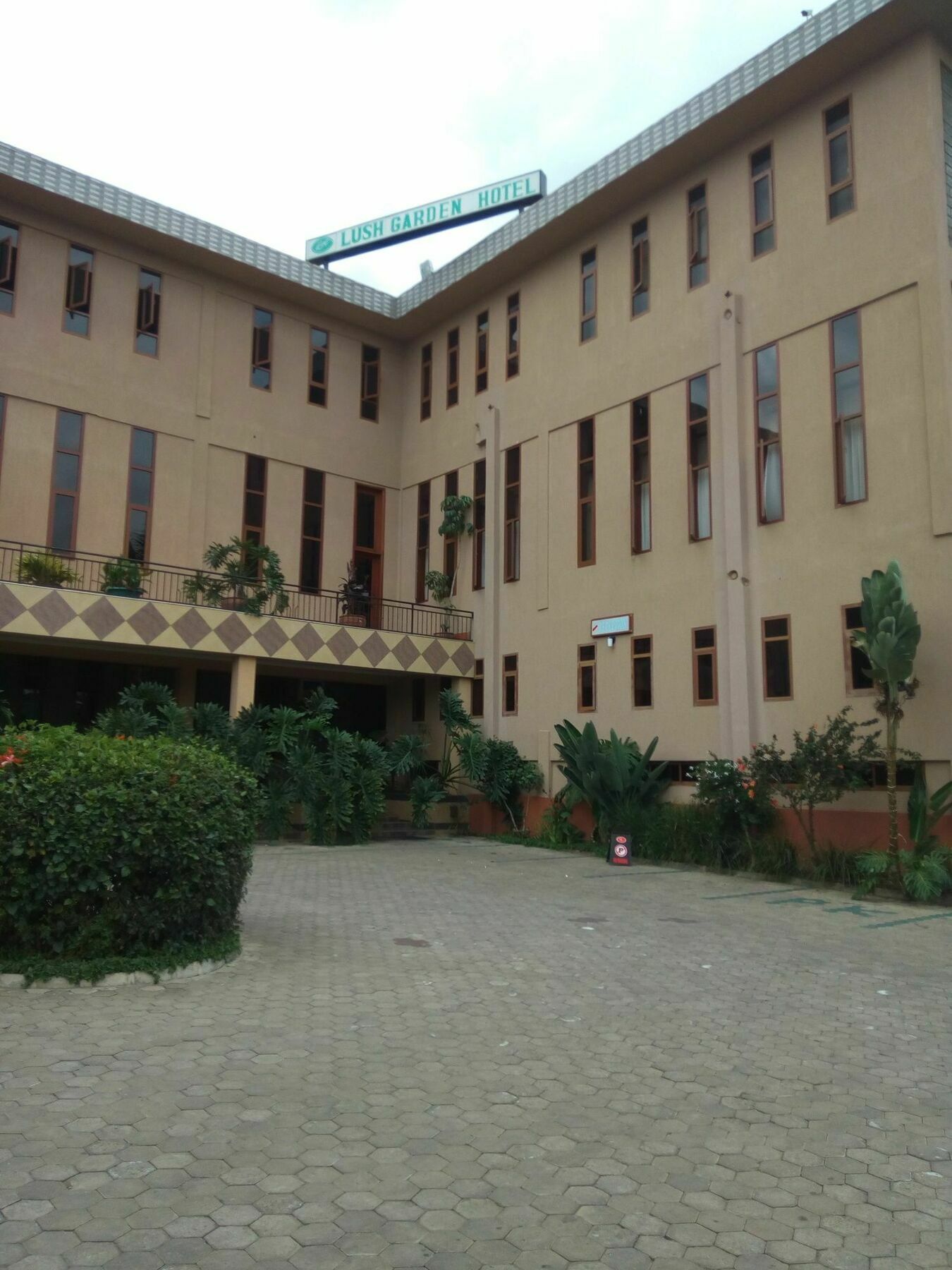 Lush Garden Hotel Arusha Esterno foto